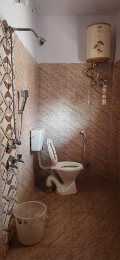 Anh Hotel Lucknow Esterno foto