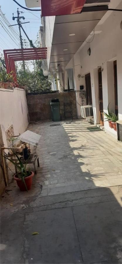 Anh Hotel Lucknow Esterno foto