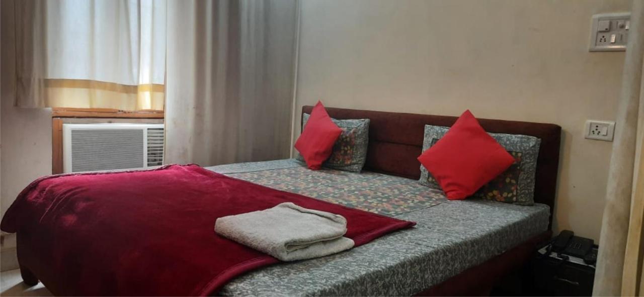 Anh Hotel Lucknow Esterno foto