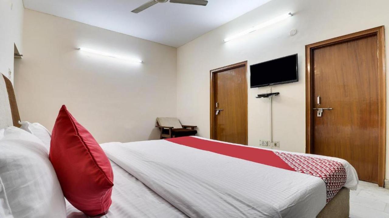 Anh Hotel Lucknow Esterno foto