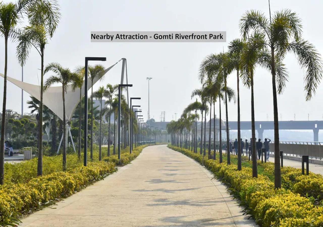 Anh Hotel Lucknow Esterno foto