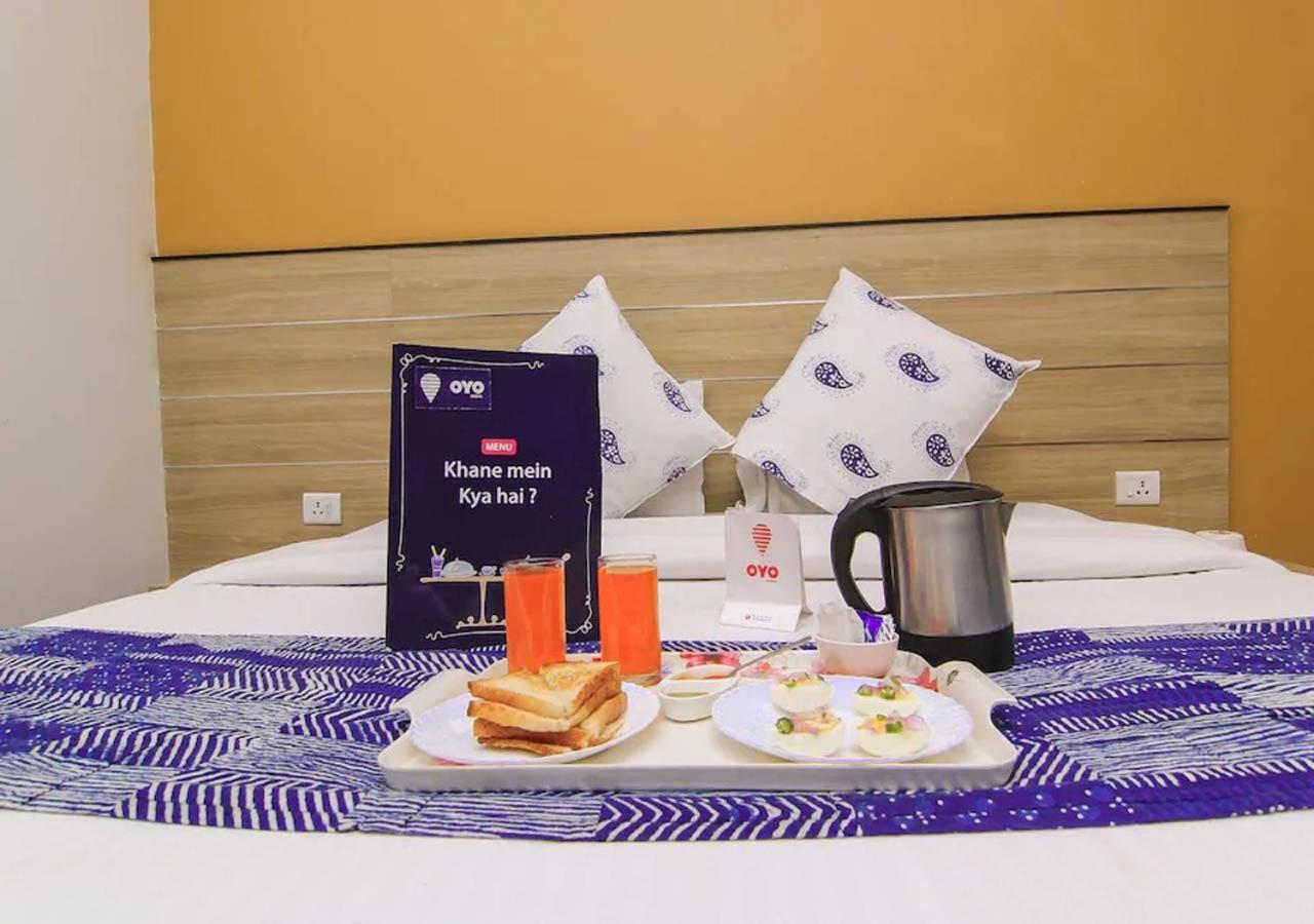 Anh Hotel Lucknow Esterno foto
